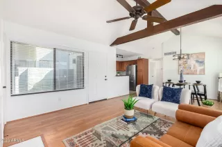 Photo #5: 6626747 Listing