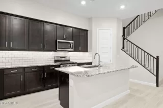 Photo #5: 6626759 Listing