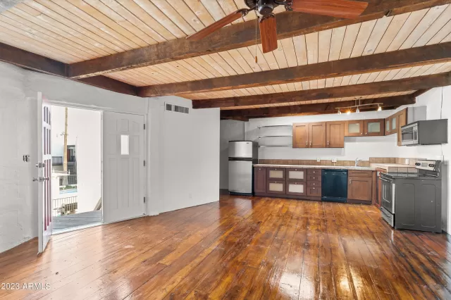 MLS: 6626995 Condo For Sale