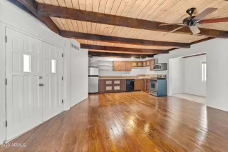 Photo #6: 6626995 Listing