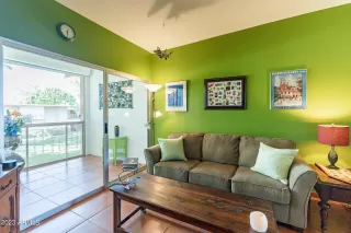 Photo #5: 6627282 Listing