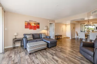 Photo #6: 6627716 Listing