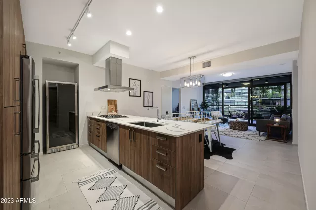 MLS: 6627878 Condo For Sale