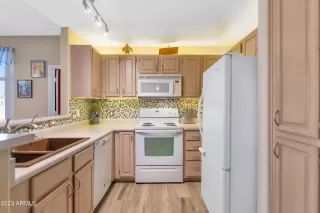 Photo #4: 6628047 Listing 