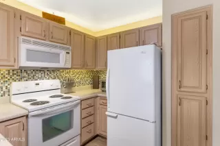 Photo #5: 6628047 Listing 