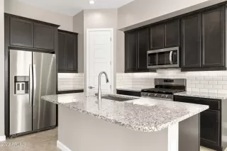 Photo #5: 6628170 Listing