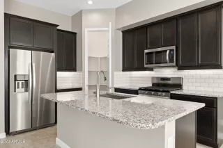 Photo #6: 6628170 Listing