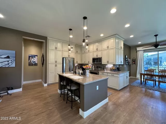 MLS: 6628594 Condo For Sale