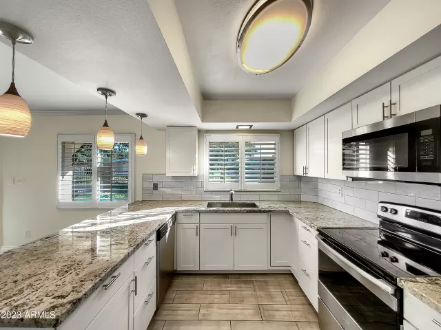 MLS: 6628646 Condo For Sale