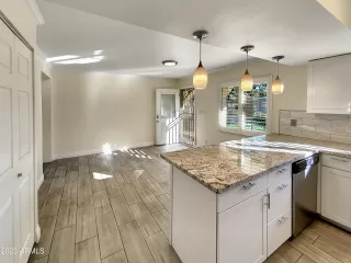 Photo #5: 6628646 Listing 