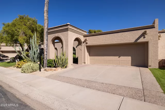 MLS: 6628875 Condo For Sale