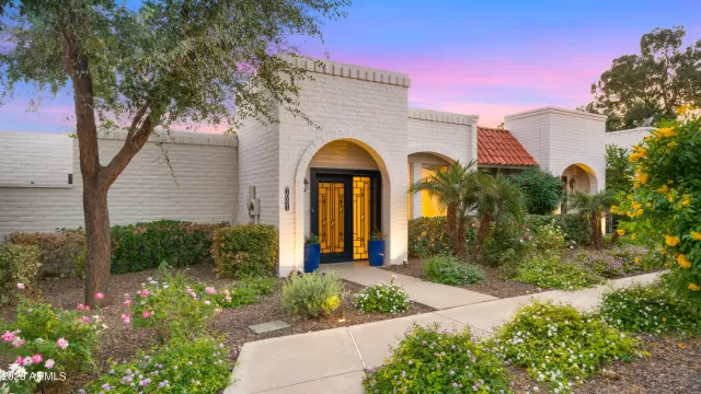 MLS: 6628878 Condo For Sale