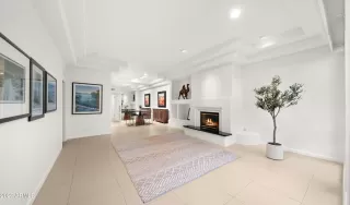 Photo #4: 6628878 Listing