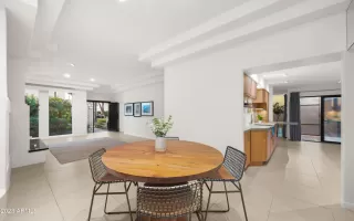 Photo #6: 6628878 Listing