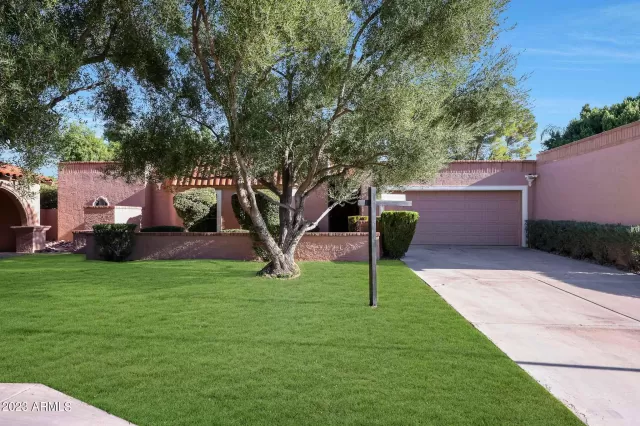 MLS: 6628922 Condo For Sale