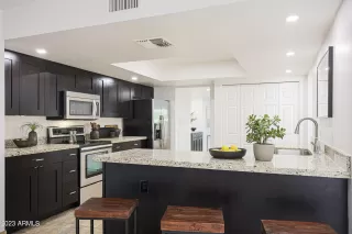 Photo #3: 6628922 Listing 