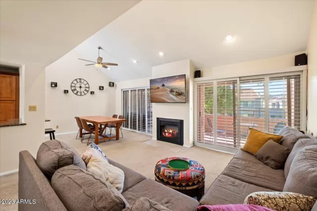 MLS: 6628976 Condo For Sale