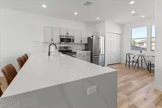 Photo #5: 6629041 Listing