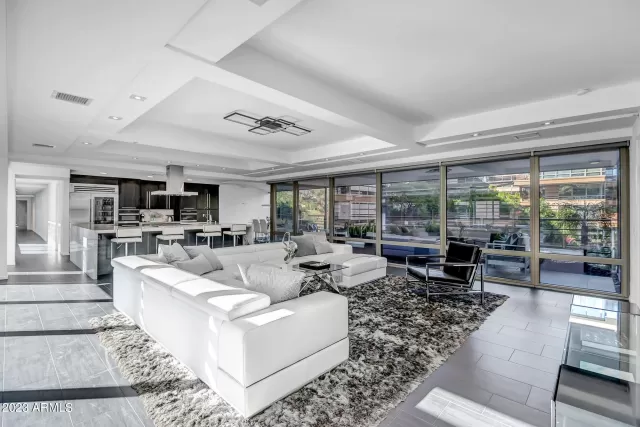 MLS: 6629049 Condo For Sale