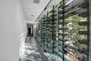 Photo #5: 6629049 Listing