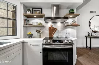 Photo #2: 6629072 Listing