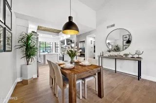 Photo #6: 6629072 Listing