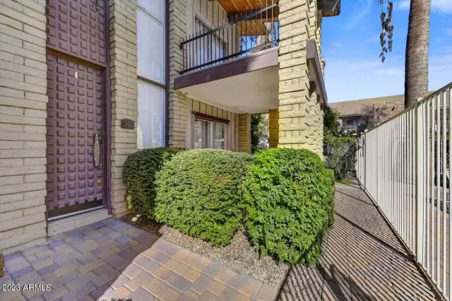 MLS: 6629077 Condo For Sale