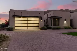 Photo #5: 6629320 Listing