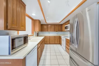 Photo #5: 6629690 Listing