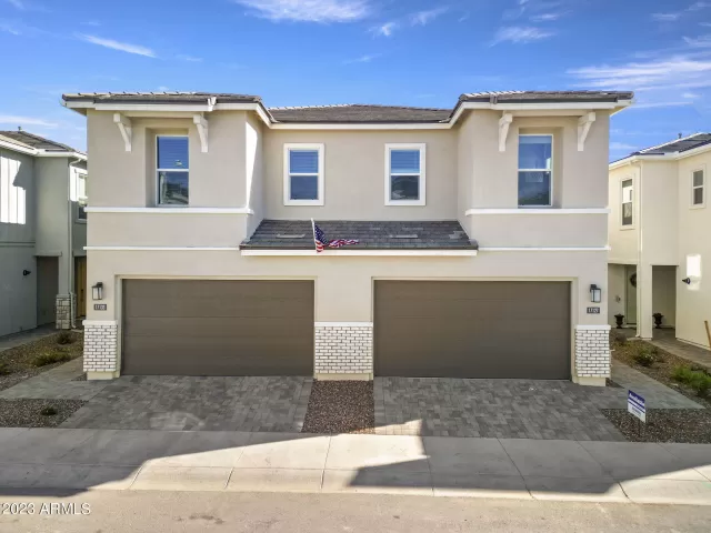 MLS: 6629772 Condo For Sale