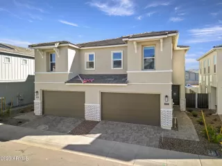 Photo #2: 6629772 Listing