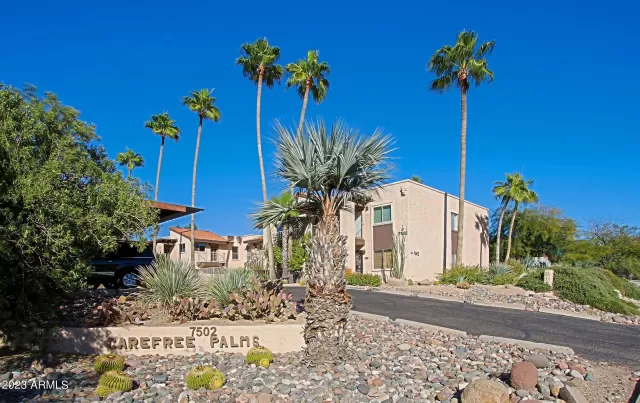MLS: 6629798 Condo For Sale