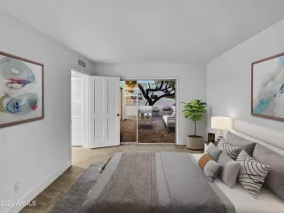 Photo #3: 6630347 Listing