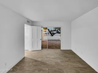 Photo #4: 6630347 Listing