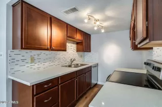 Photo #1: 6630633 Listing 