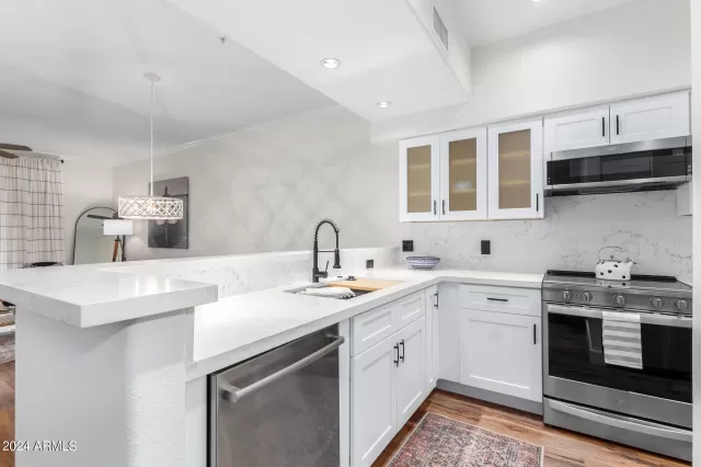 MLS: 6631286 Condo For Sale