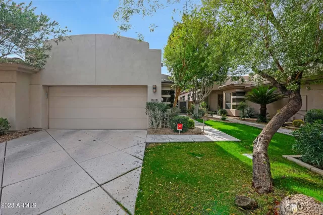 MLS: 6631469 Condo For Sale