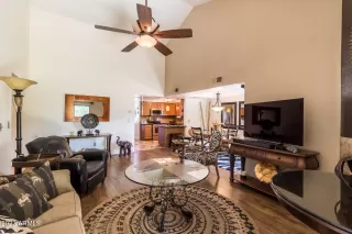 Photo #2: 6631526 Listing