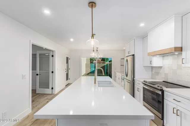 MLS: 6631575 Condo For Sale