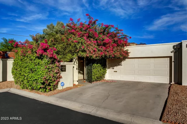 MLS: 6631862 Condo For Sale