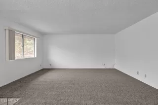 Photo #5: 6631934 Listing