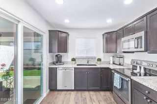 Photo #3: 6631973 Listing