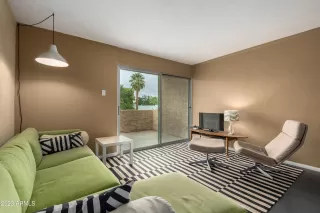 Photo #5: 6631977 Listing