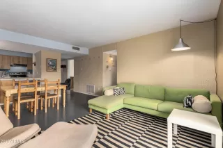 Photo #6: 6631977 Listing