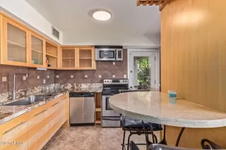 Photo #5: 6632082 Listing