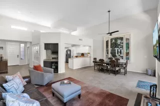 Photo #5: 6632096 Listing