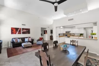 Photo #6: 6632096 Listing