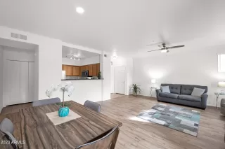 Photo #6: 6632162 Listing