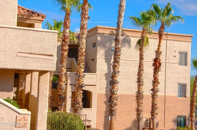 MLS: 6632247 Condo For Sale