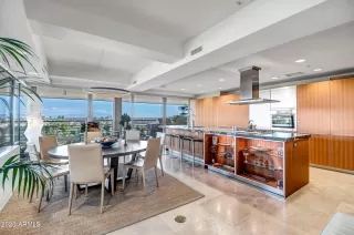 Photo #3: 6632458 Listing